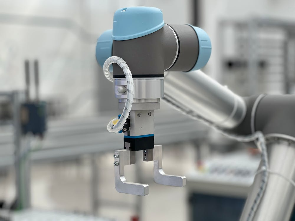Countries most advanced in robotics using industrial robotic arm in smart factory environment