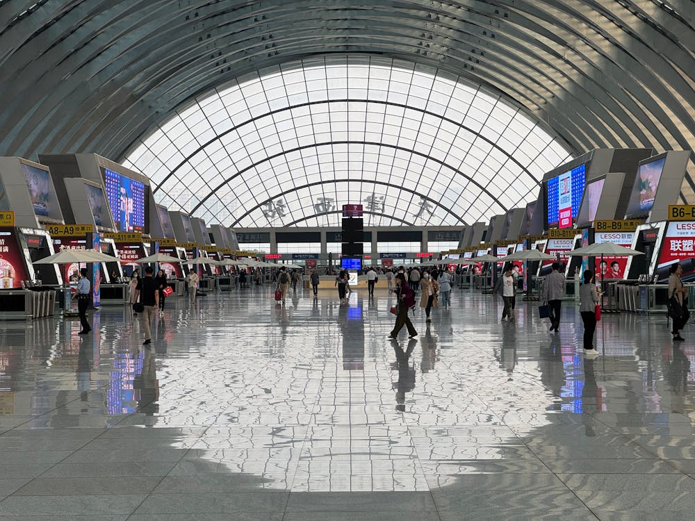 busy airport terminal representing most reliable airlines and airports